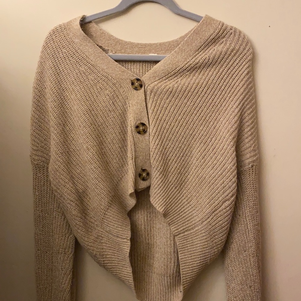 beige sweater garage size M